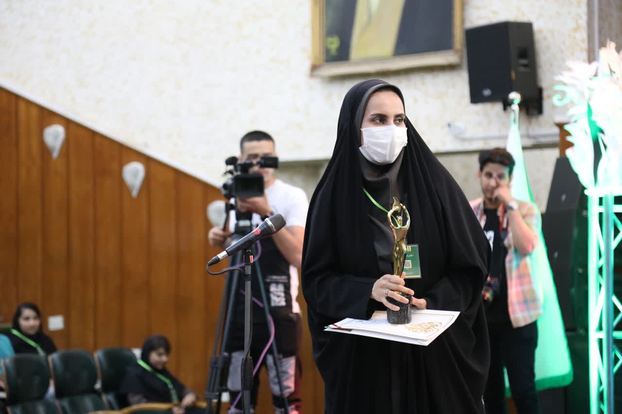 دانشجوی دانشگاه شهید چمران اهواز موفق به دریافت جایزه‌ی محیط زیستی دکتر رادمنش شد